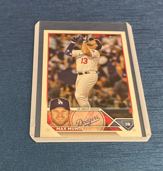 Max Muncy Los Angeles Dodgers Topps 2023